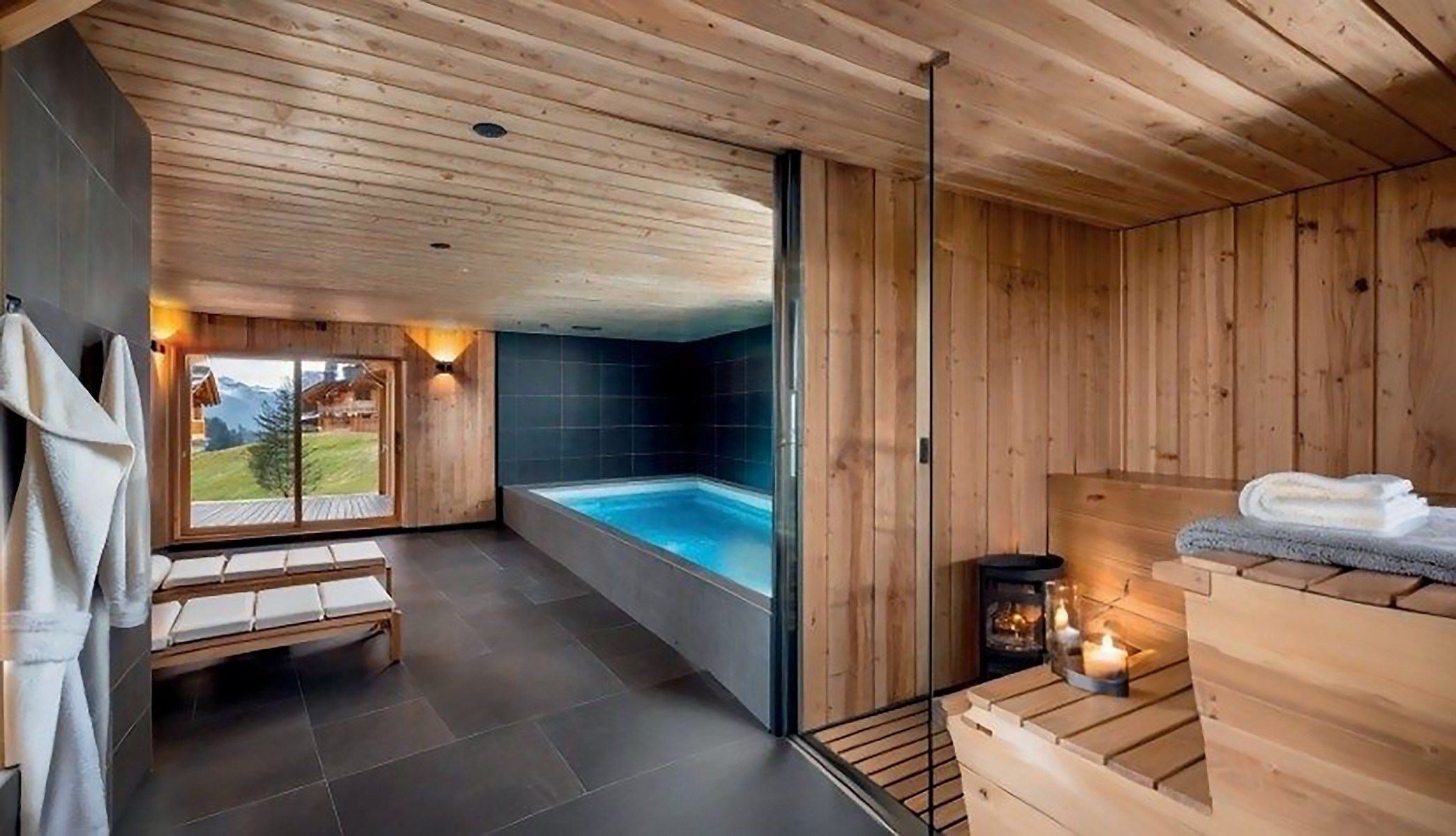 chalet 11 Rooms for sale on LE MONETIER LES BAINS (05220)