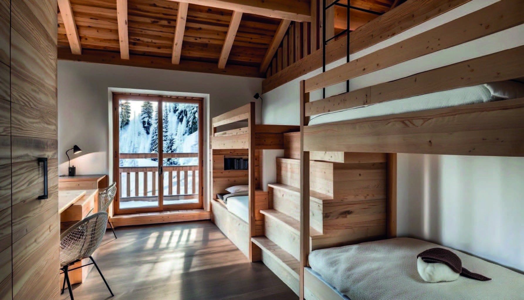 chalet 11 Rooms for sale on LE MONETIER LES BAINS (05220)