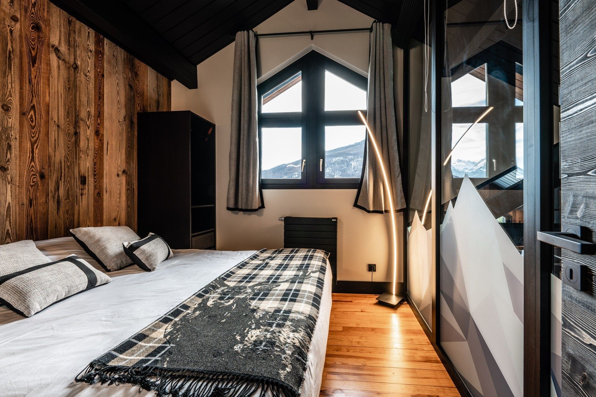chalet 8 Pièces en vente sur LA SALLE LES ALPES (05240)