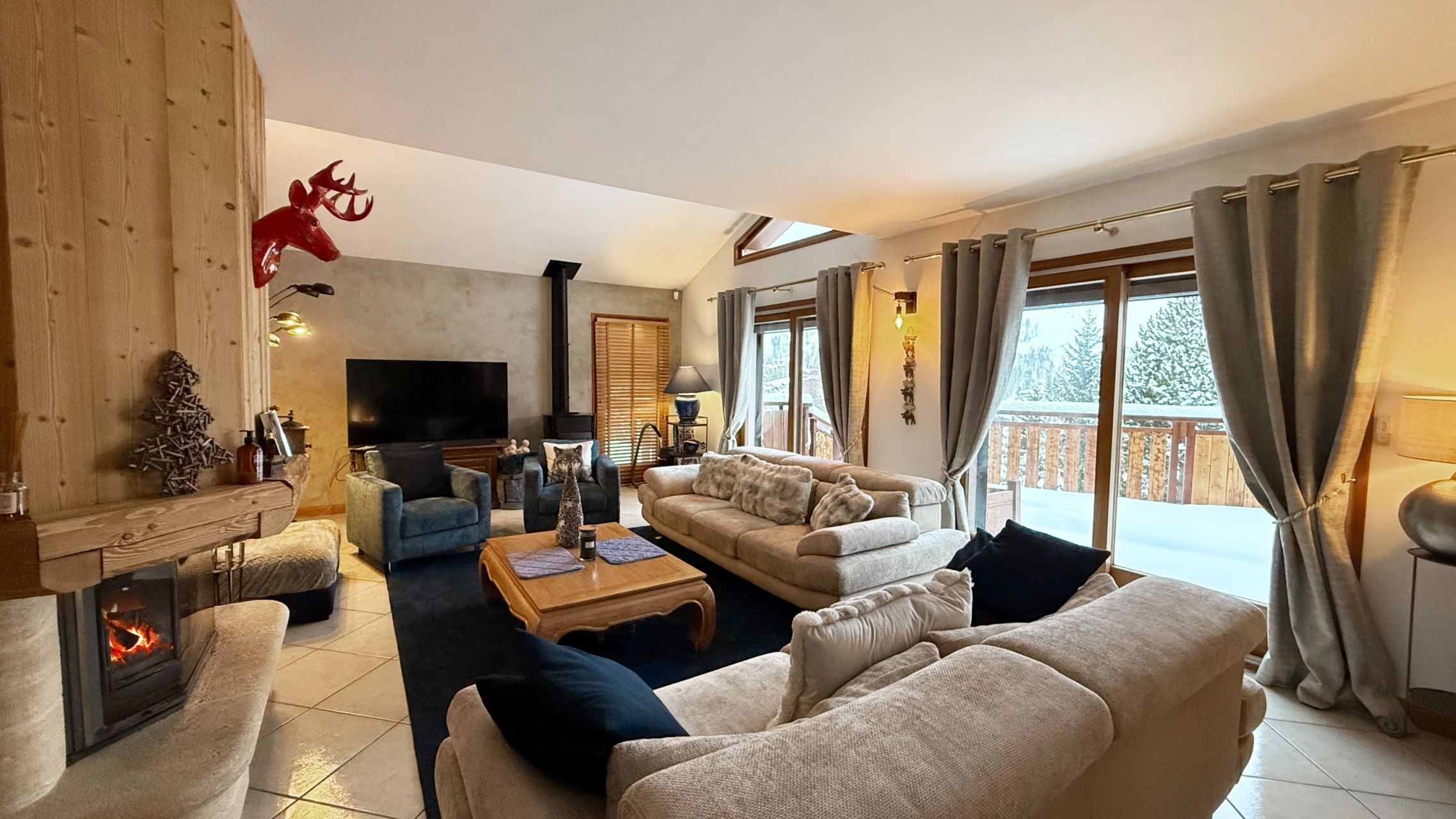 chalet 9 Rooms for sale on LES DEUX ALPES (38860)
