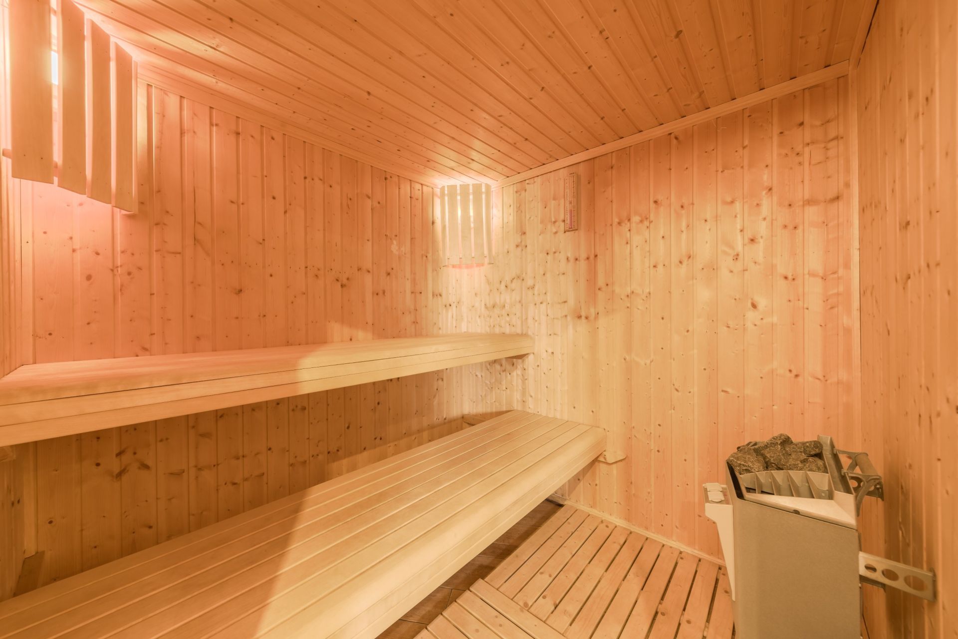 chalet 9 Rooms for sale on LES DEUX ALPES (38860)