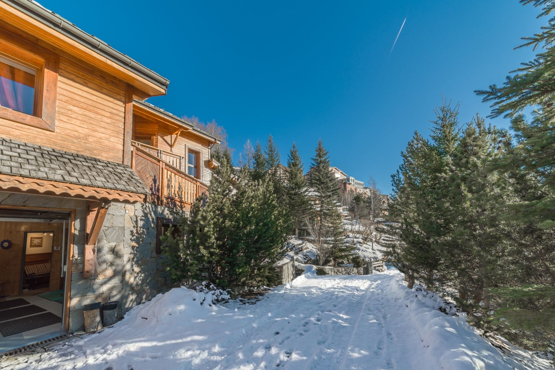 chalet 9 Rooms for sale on LES DEUX ALPES (38860)