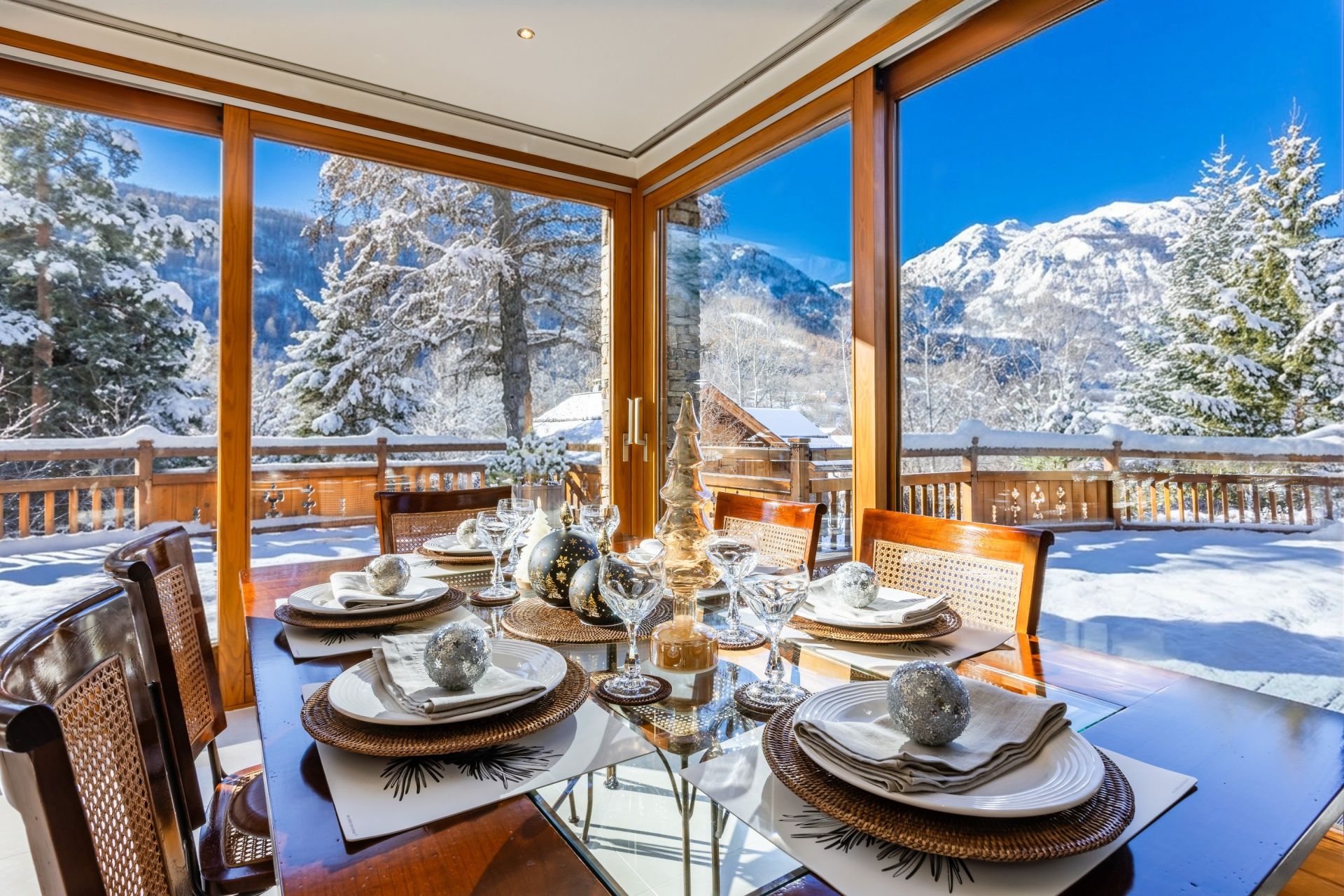chalet 8 Rooms for sale on LA SALLE LES ALPES (05240)