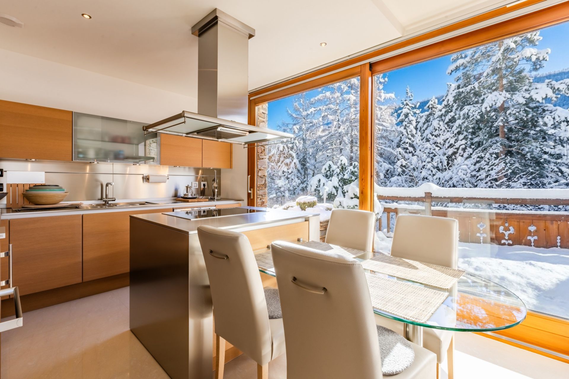 chalet 8 Rooms for sale on LA SALLE LES ALPES (05240)