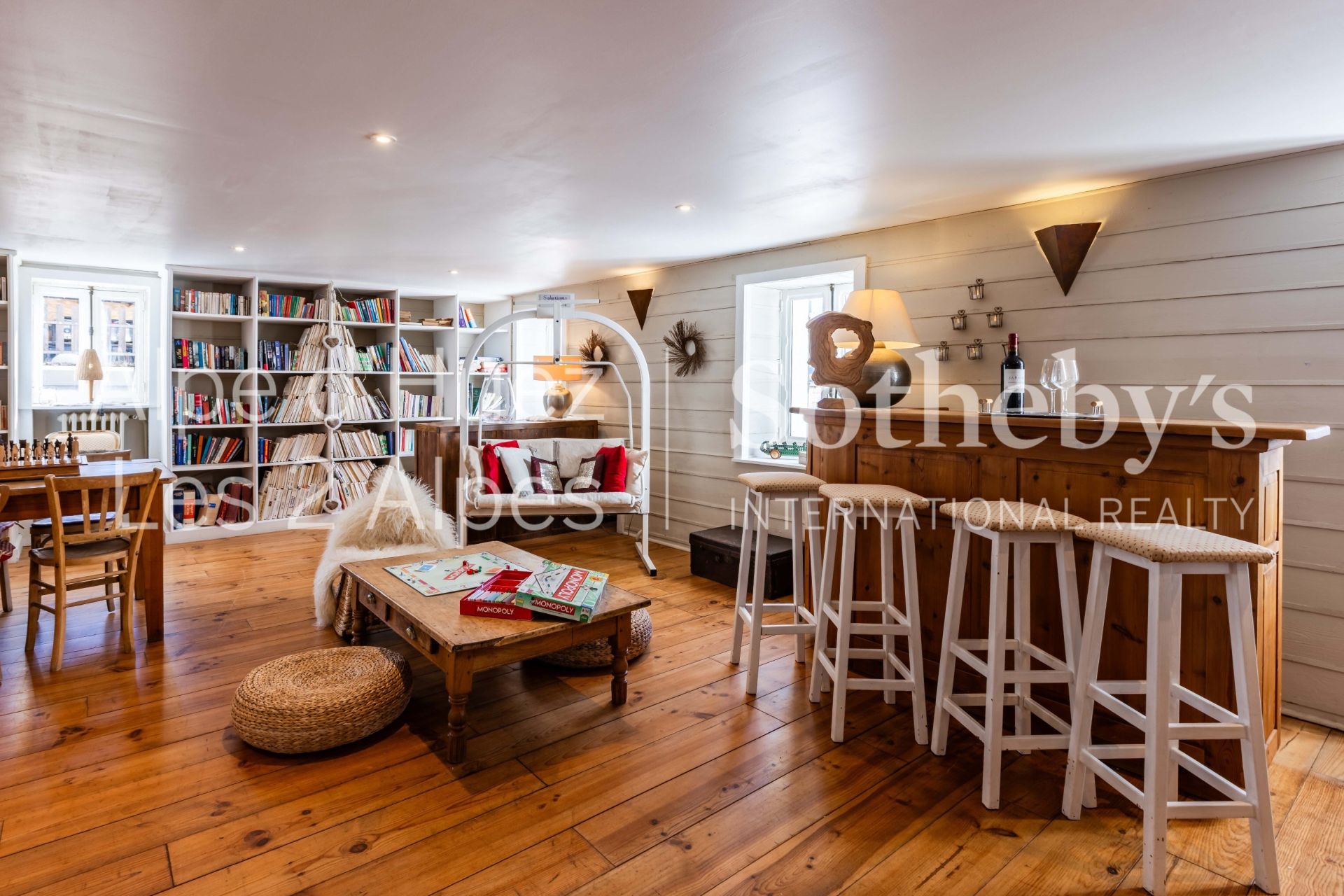 chalet 13 Rooms for sale on L ALPE D HUEZ (38750)