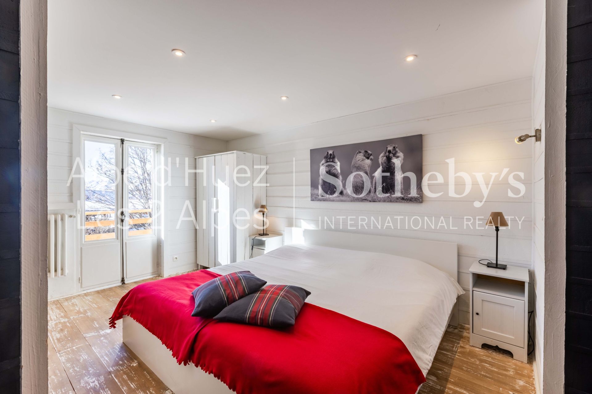 chalet 13 Rooms for sale on L ALPE D HUEZ (38750)