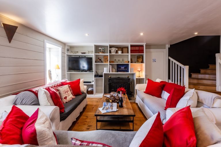 chalet 13 Rooms for sale on L ALPE D HUEZ (38750)