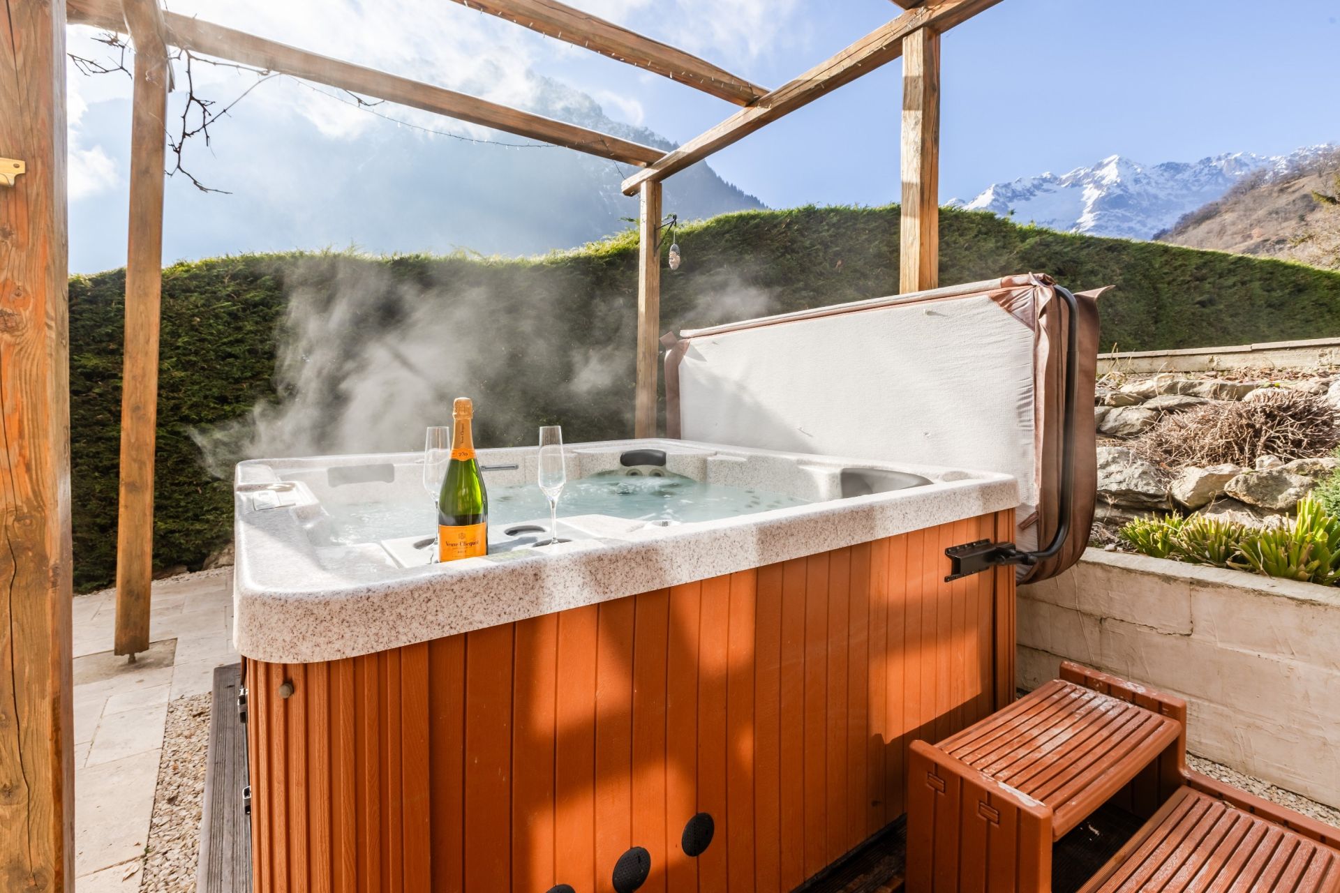 chalet 13 Rooms for sale on VENOSC LES DEUX ALPES (38860)