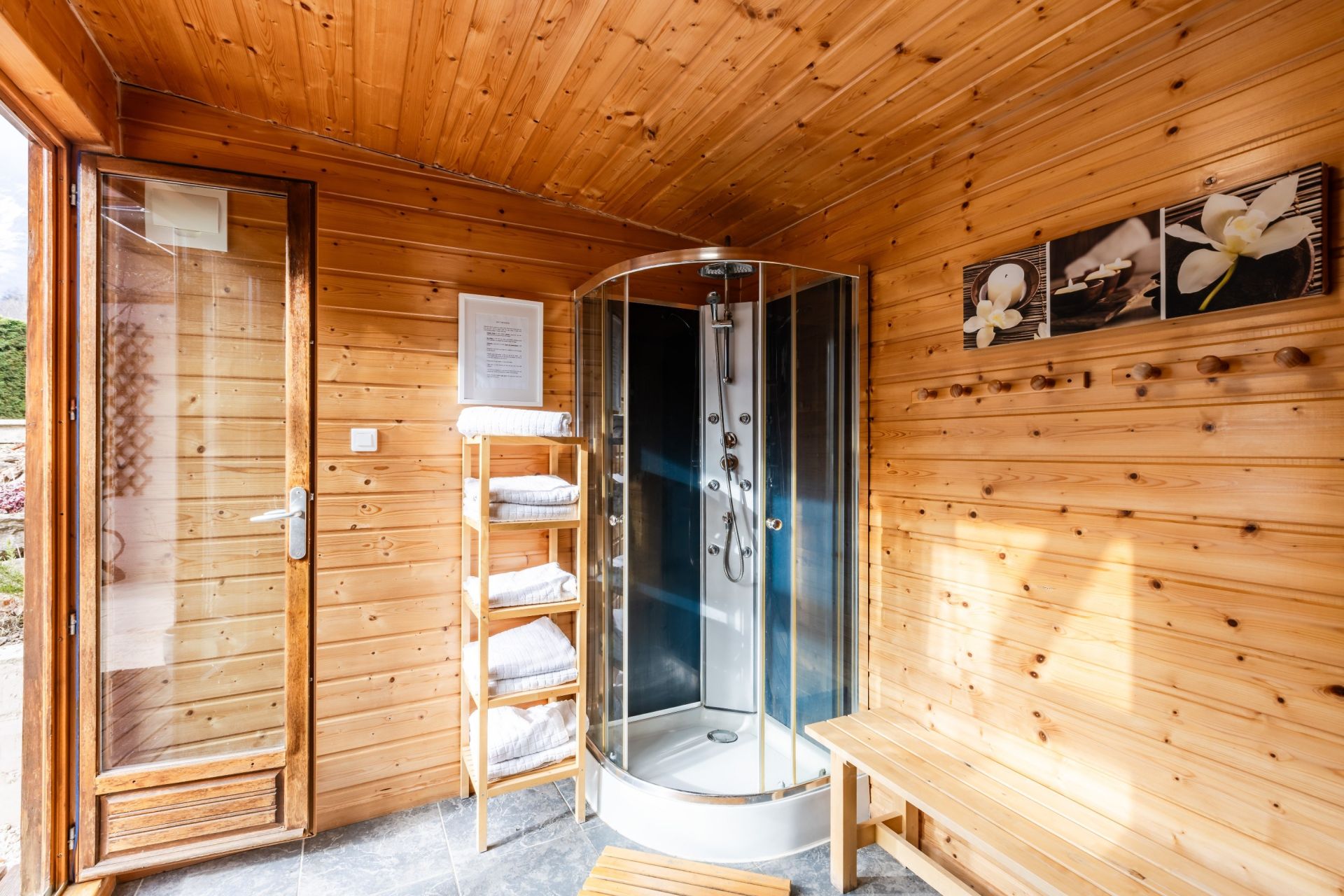 chalet 13 Rooms for sale on LES DEUX ALPES (38860)