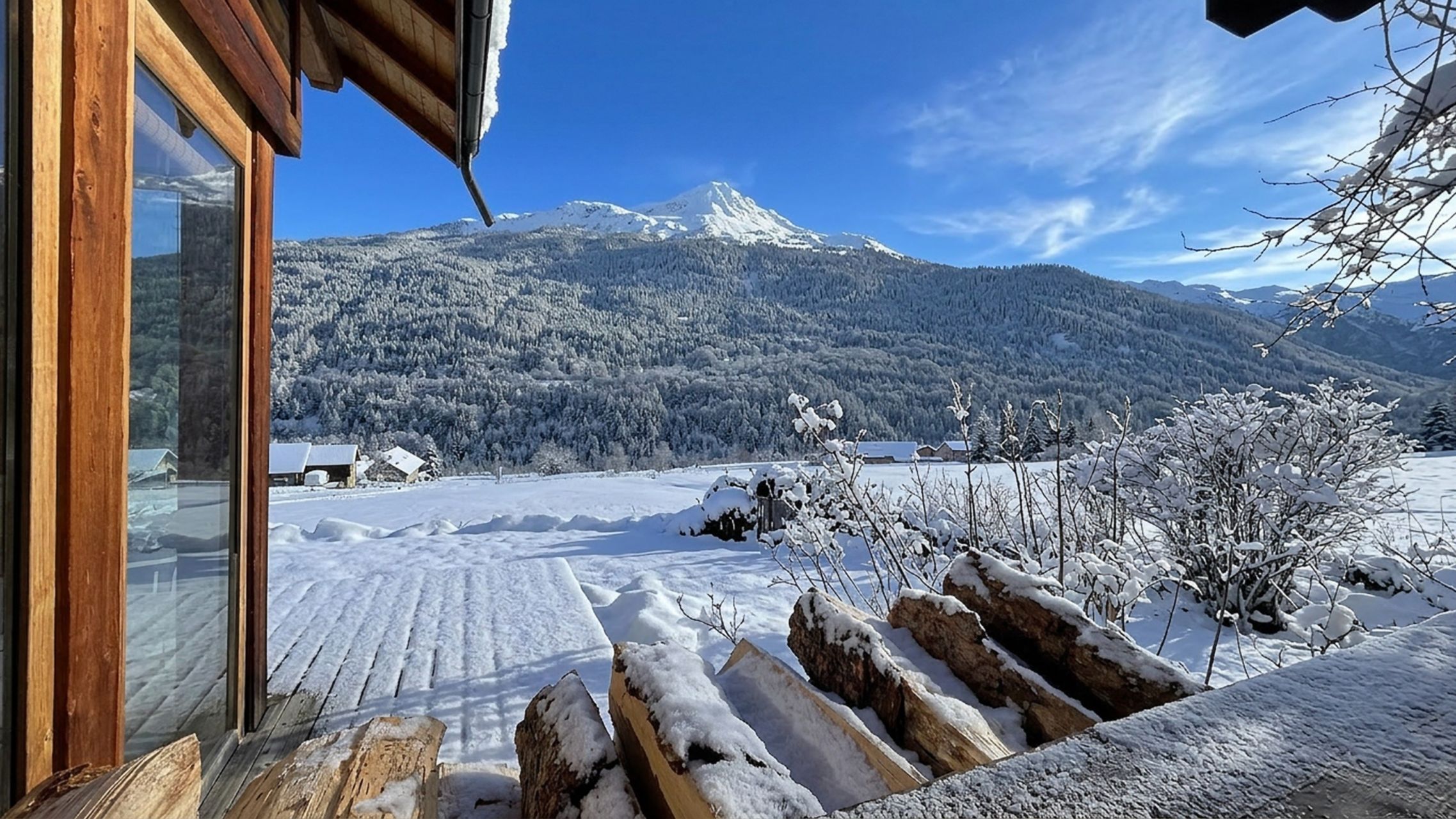 chalet 7 Rooms for sale on ST CHAFFREY (05330)