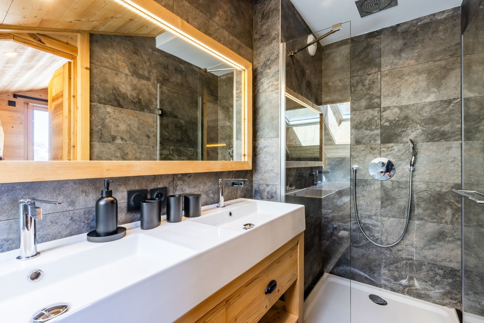 chalet 9 Pièces en vente sur L ALPE D HUEZ (38750)