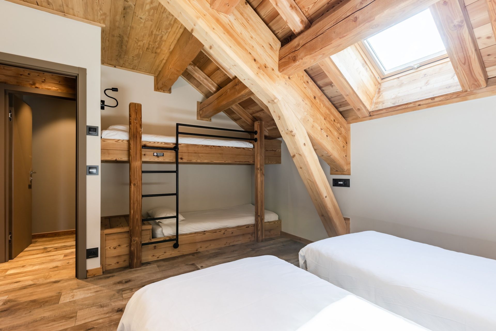 chalet 18 Pièces en vente sur VILLARD RECULAS (38114)