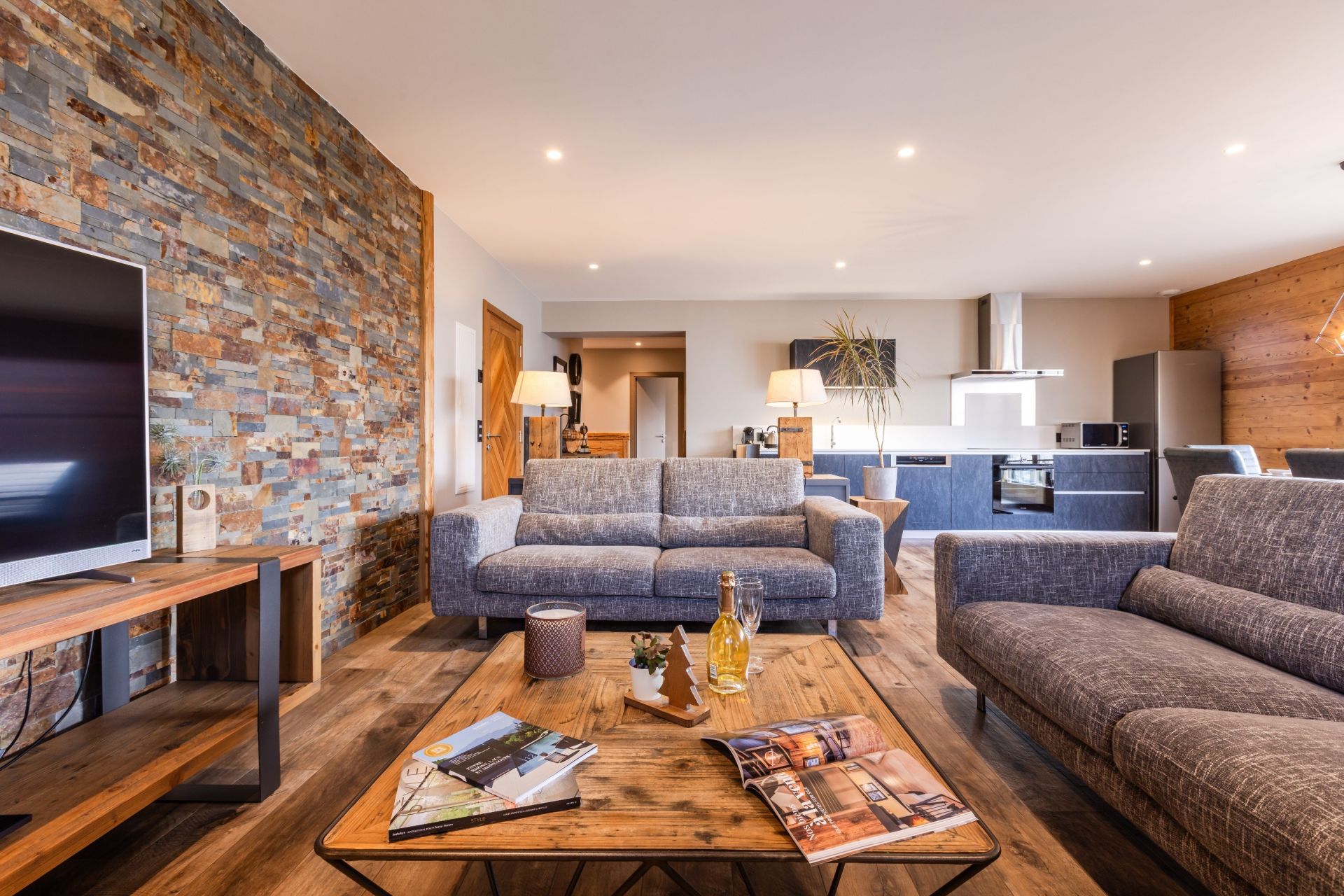 chalet 18 Pièces en vente sur VILLARD RECULAS (38114)