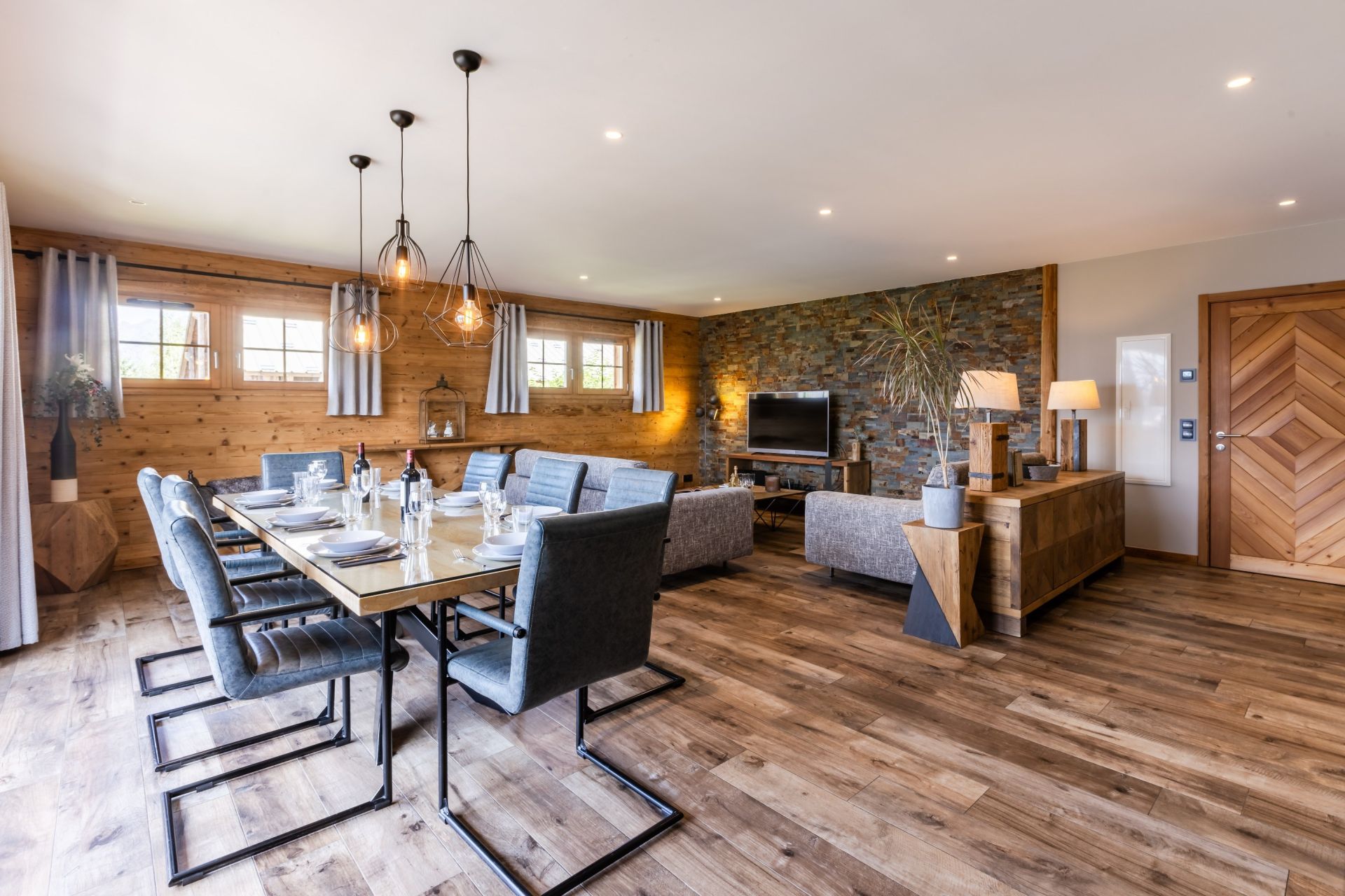 chalet 18 Pièces en vente sur VILLARD RECULAS (38114)