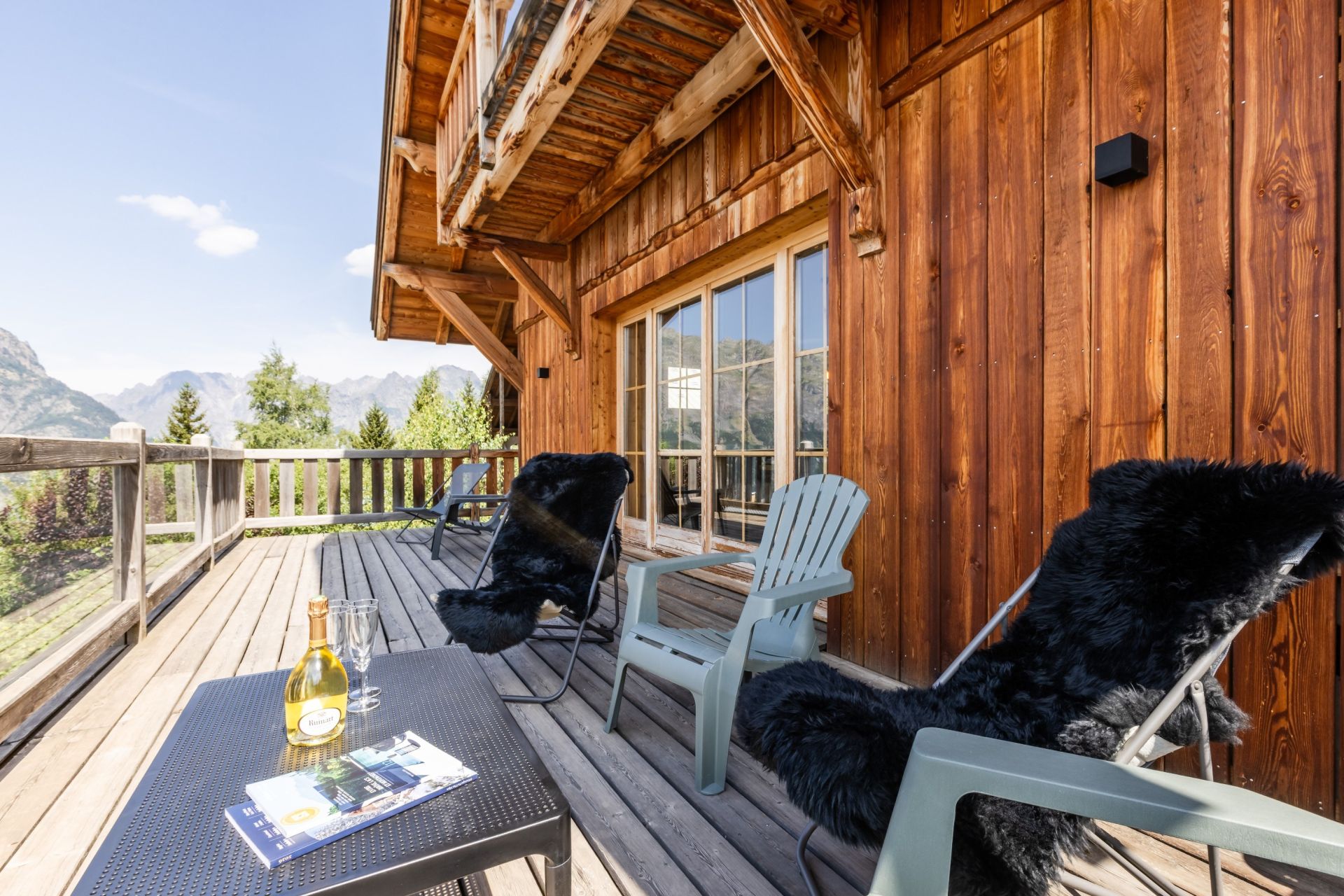 chalet 18 Pièces en vente sur VILLARD RECULAS (38114)